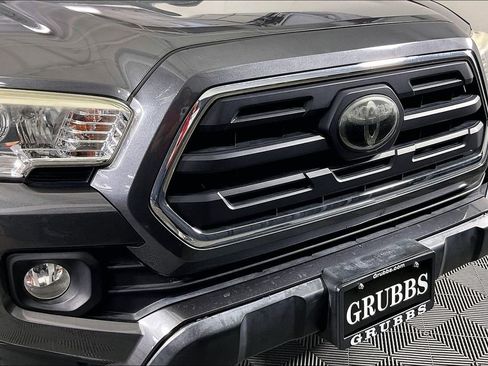 Used 2019 Toyota Tacoma SR5 AWD/4WD image 37