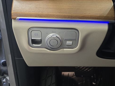 Certified 2022 Mercedes-Benz GLE 350 4MATIC w/ Premium Package image 28