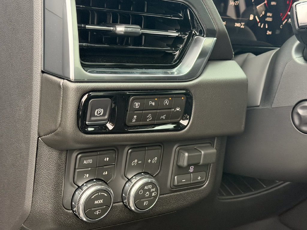 New 2026 GMC Yukon Denali w/ Sun & Power Step Package AWD/4WD image 37