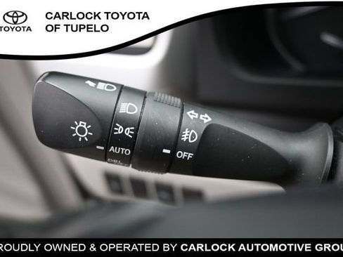 Used 2018 Toyota Highlander Limited FWD image 26