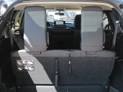 Used 2023 Mitsubishi Outlander SE image 11