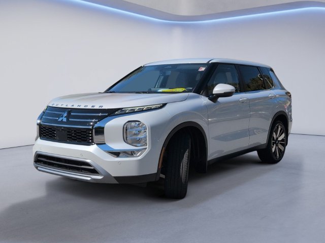 Used 2025 Mitsubishi Outlander SE FWD image 11