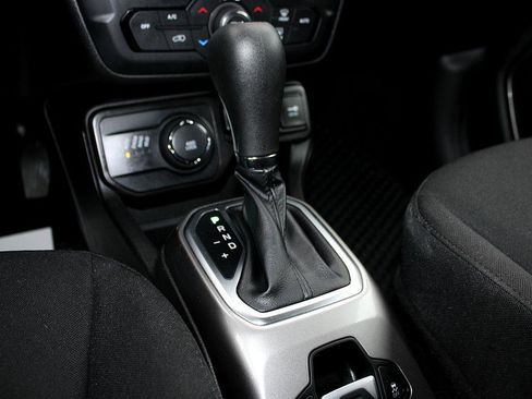 Used 2022 Jeep Renegade Latitude w/ Convenience Group image 14