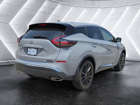Used 2024 Nissan Murano SL FWD image 3