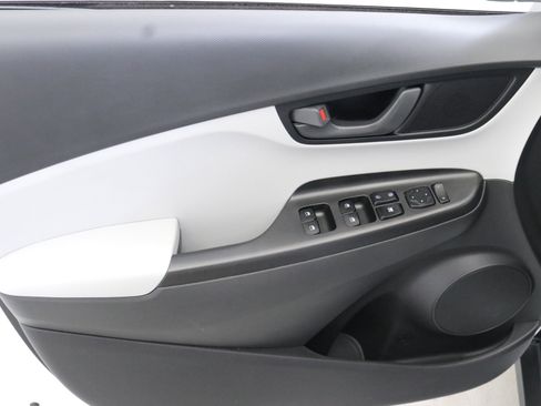 Used 2023 Hyundai Kona SEL image 21