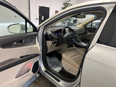 Used 2016 Lincoln MKX Reserve w/ Technology Package image 10