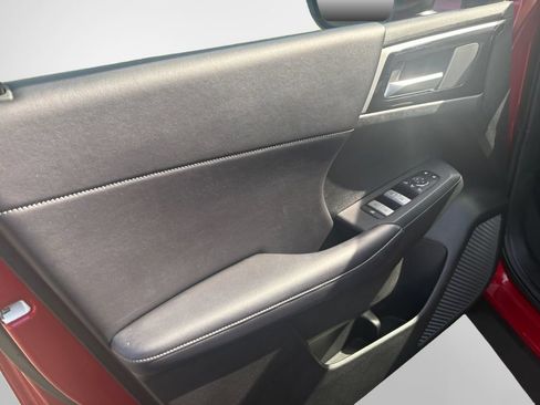Used 2025 Mitsubishi Outlander SE AWD/4WD image 14