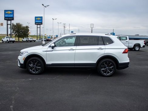Used 2023 Volkswagen Tiguan SE image 4