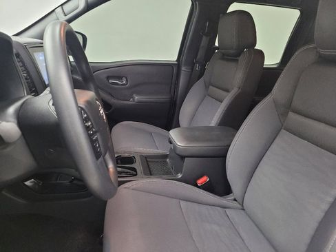 Used 2023 Nissan Frontier SV w/ Midnight Edition Package RWD image 17