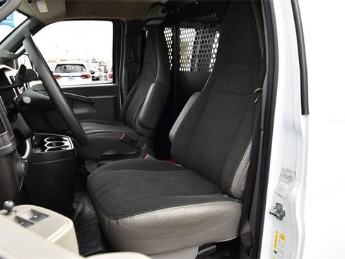 Used 2024 GMC Savana 2500 w/ Driver Convenience Package image 15