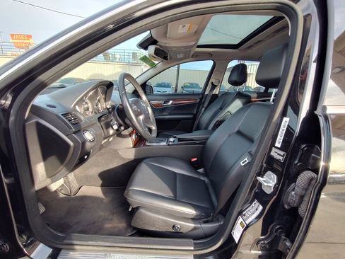 Used 2010 Mercedes-Benz C 300 Sedan image 15
