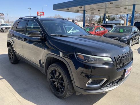 Used 2019 Jeep Cherokee Limited AWD/4WD image 4