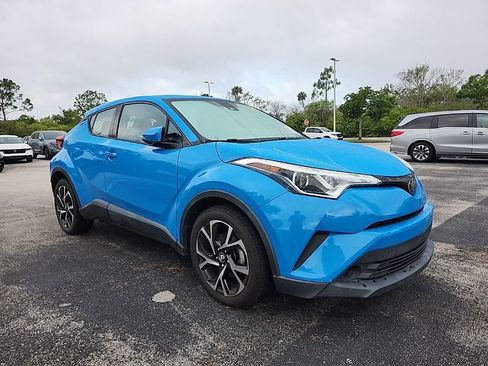 Used 2019 Toyota C-HR XLE FWD image 1