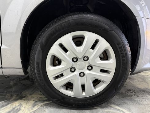 Used 2017 Dodge Grand Caravan SE w/ Power Window Group image 27