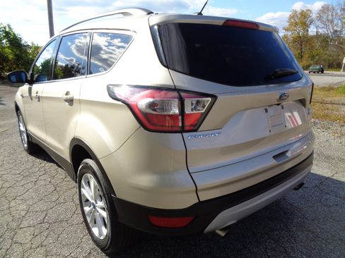 Used 2018 Ford Escape SE w/ Ford Safe & Smart Package image 7