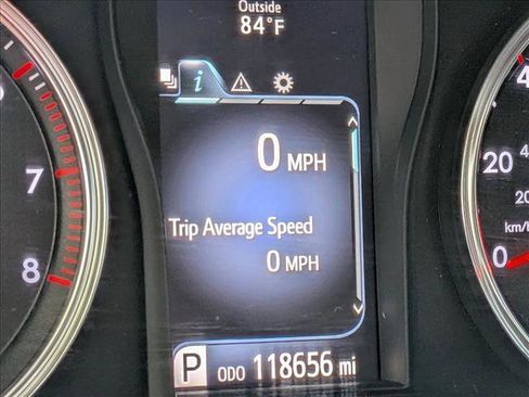 Used 2016 Toyota Camry SE image 5