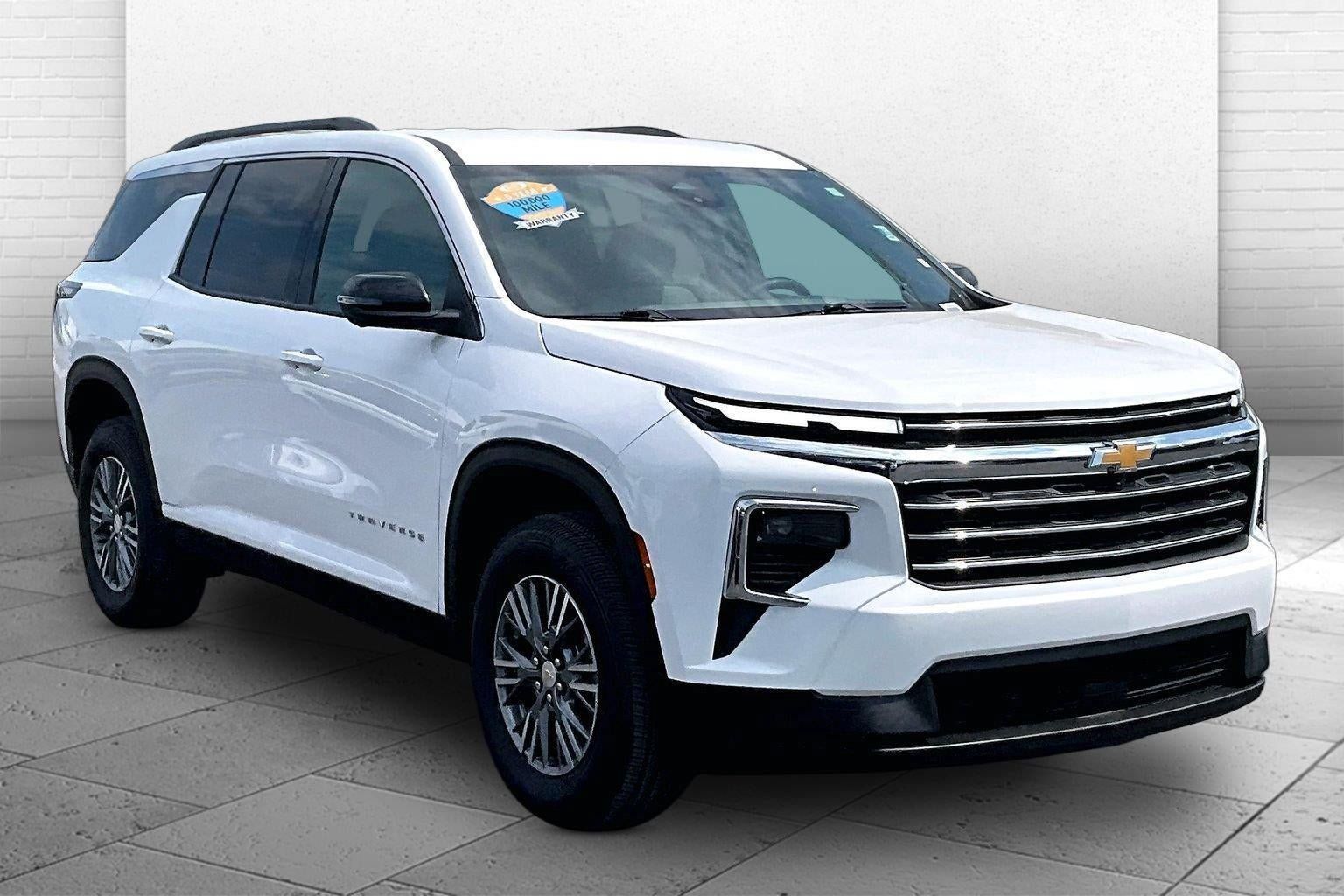Used 2026 Chevrolet Traverse LT w/ Driver Confidence Package FWD image 1