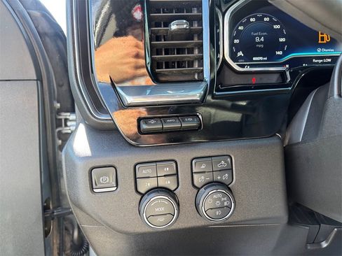 Certified 2025 Chevrolet Silverado 3500 LTZ w/ LTZ Convenience Package image 21