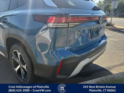 New 2025 Volkswagen Tiguan SE image 22