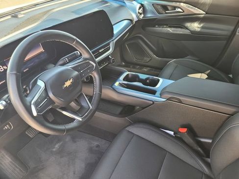Certified 2024 Chevrolet Equinox EV LT FWD image 17