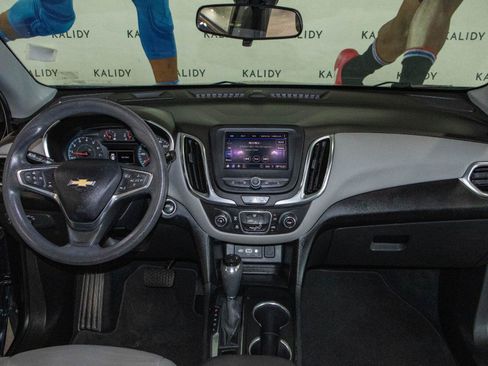 Used 2020 Chevrolet Equinox LS FWD image 3