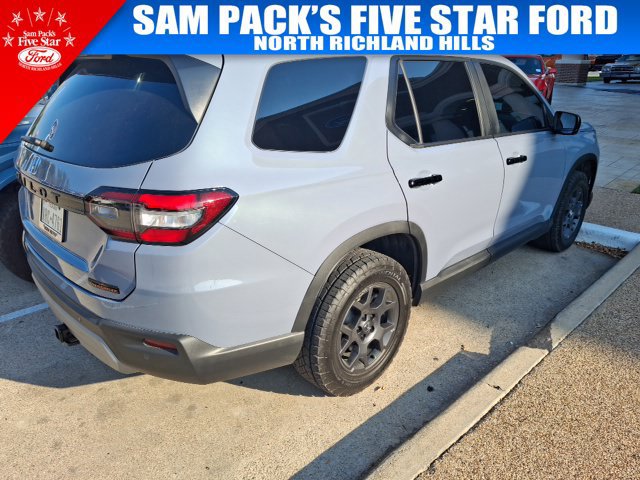 Used 2025 Honda Pilot TrailSport image 3