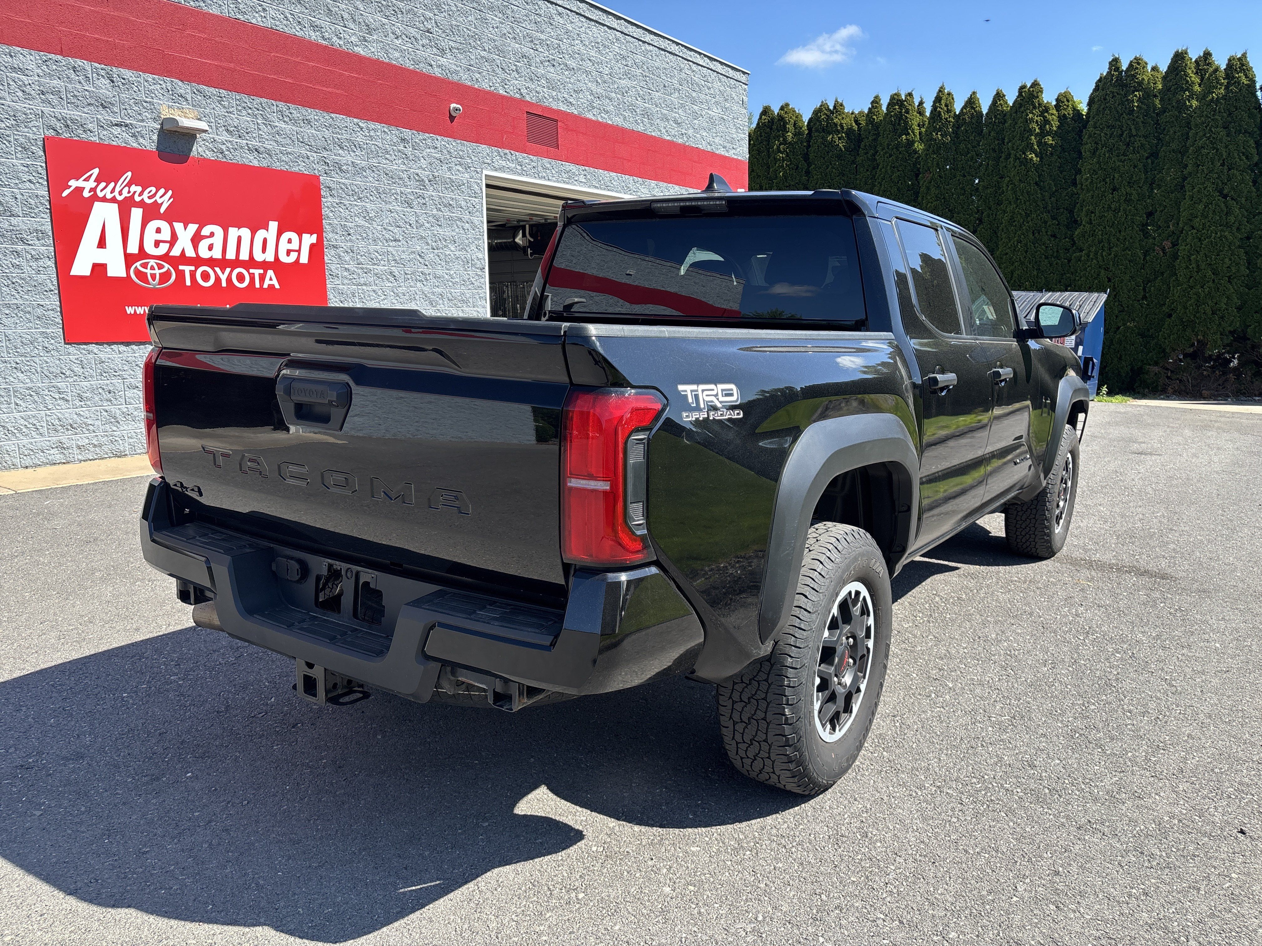 Used 2024 Toyota Tacoma TRD Off-Road AWD/4WD image 3