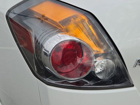 Used 2010 Nissan Altima 2.5 SL w/ SL Pkg image 12