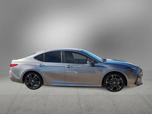 Used 2025 Toyota Camry XSE image 9