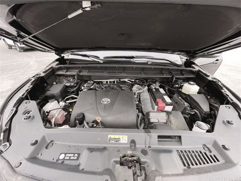 Used 2022 Toyota Highlander LE image 28