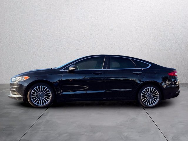 Used 2018 Ford Fusion SE w/ Fusion SE Technology Package FWD image 2