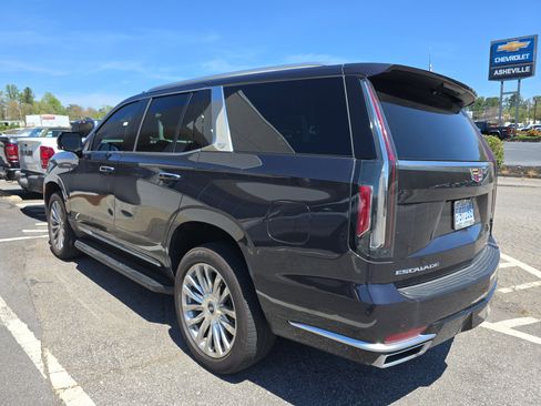 Used 2023 Cadillac Escalade Premium Luxury w/ Performance Package image 3