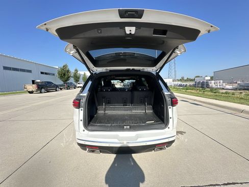 Used 2022 Chevrolet Traverse Premier w/ LPO, Floor Liner Package AWD/4WD image 26