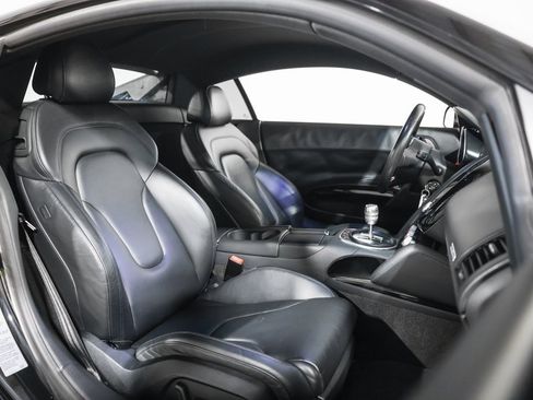 Used 2012 Audi R8 V10 w/ Enhanced Leather Pkg image 18