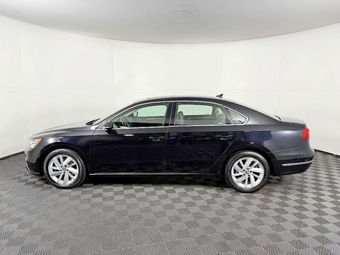 Used 2018 Volkswagen Passat 2.0T SE image 12