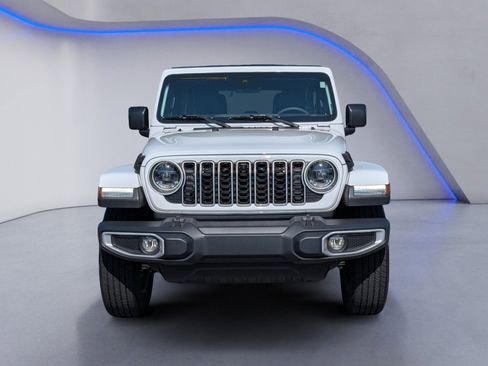 Used 2024 Jeep Wrangler Unlimited Sahara w/ Technology Group AWD/4WD image 3