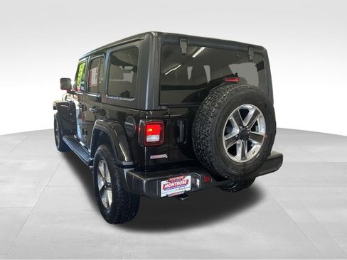 Used 2021 Jeep Wrangler Unlimited Sahara w/ Uconnect 4C Nav & Sound Group AWD/4WD image 4