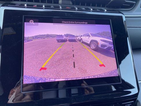 New 2025 Jeep Grand Cherokee Altitude image 9