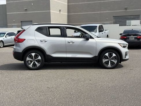 Used 2023 Volvo XC40 B5 Plus w/ Protection Package Premier AWD/4WD image 5