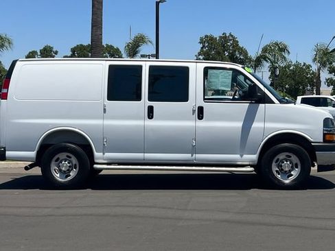 Used 2025 Chevrolet Express 2500 w/ Driver Convenience Package RWD image 3