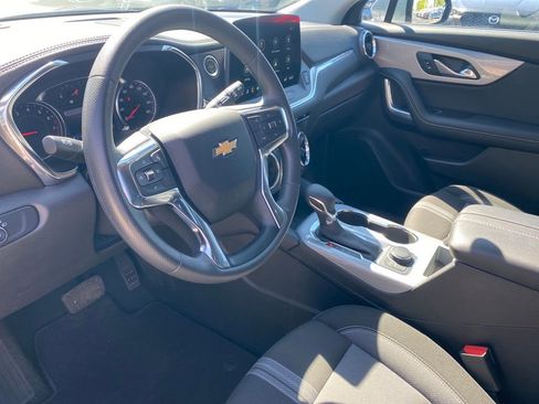 Used 2025 Chevrolet Blazer LT FWD image 27