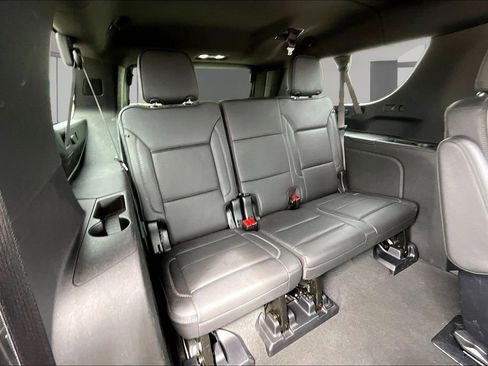 Used 2025 GMC Yukon XL Denali AWD/4WD image 27