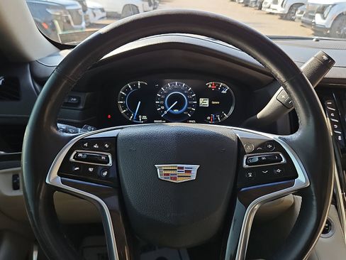 Used 2018 Cadillac Escalade Premium Luxury image 21