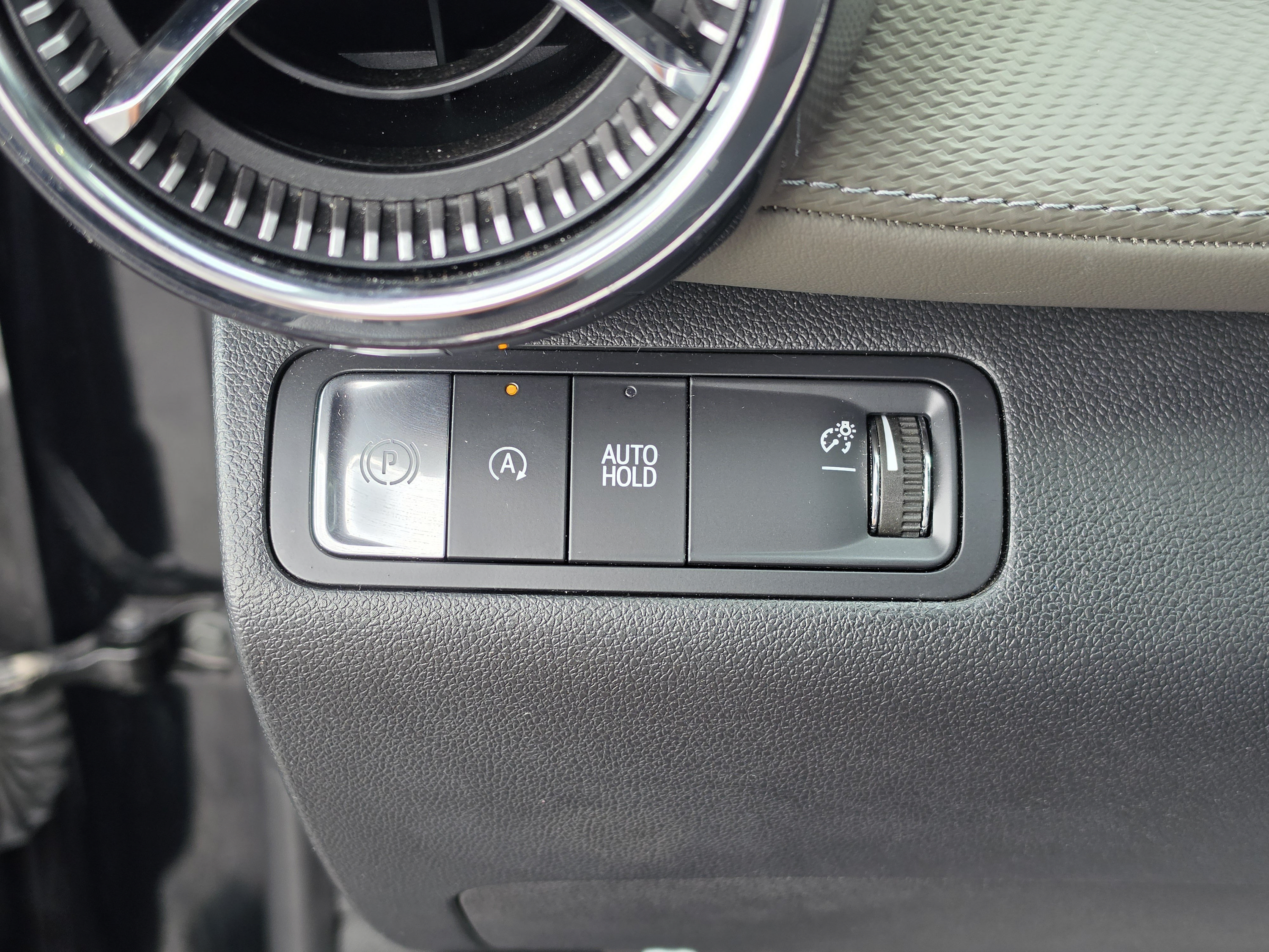 Used 2025 Chevrolet Equinox LT w/ Convenience Package II FWD image 33