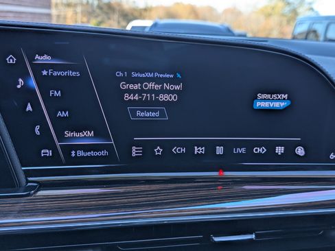 Used 2023 Cadillac Escalade Premium Luxury image 31