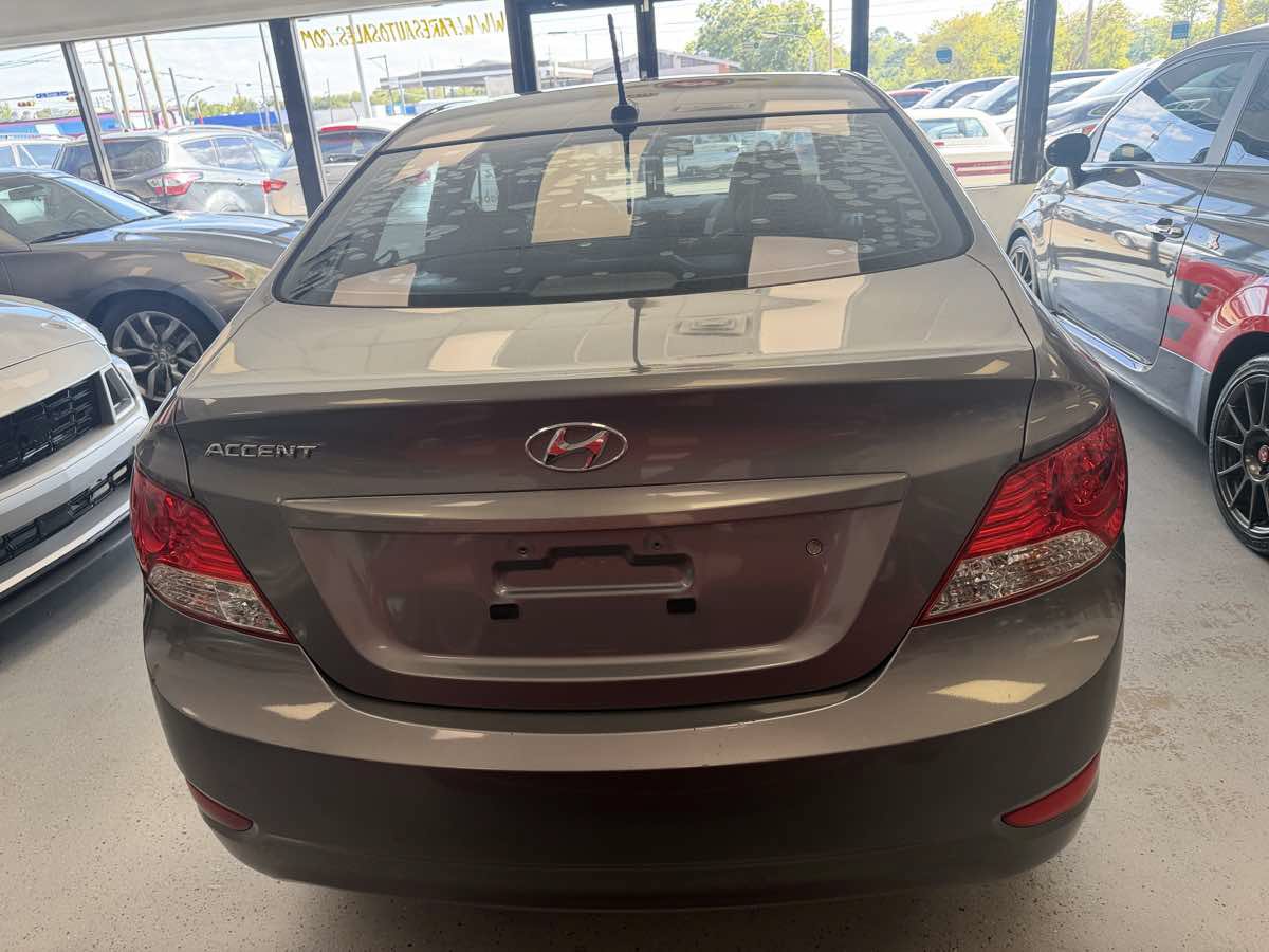 Used 2013 Hyundai Accent GLS FWD image 12