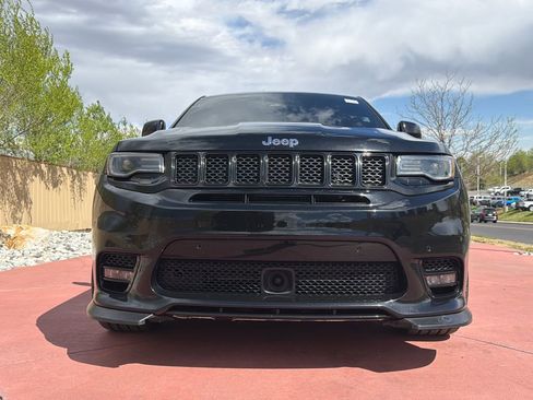 Used 2017 Jeep Grand Cherokee SRT image 2