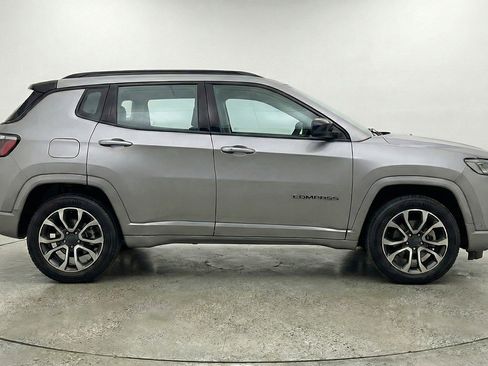 Used 2025 Jeep Compass Limited image 11