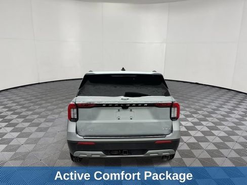 Used 2025 Ford Explorer Active w/ Active Comfort Package AWD/4WD image 8