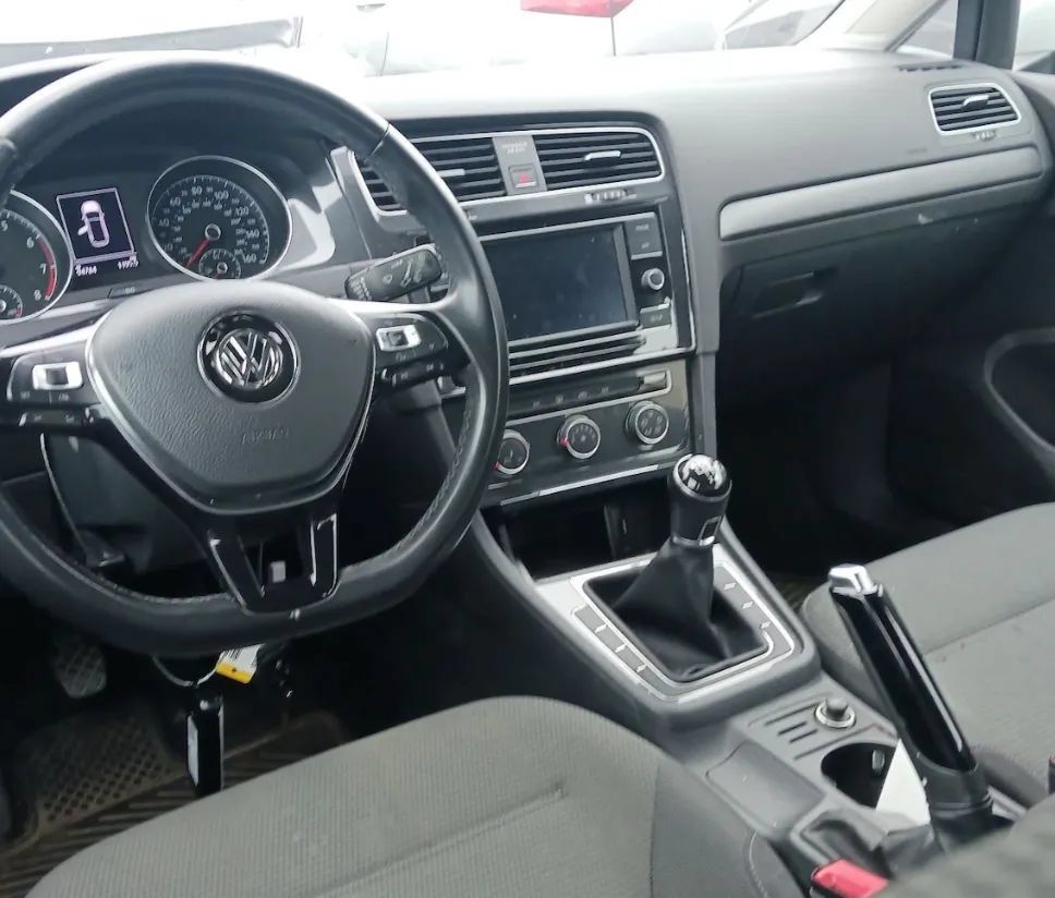 Used 2018 Volkswagen Golf S FWD image 5